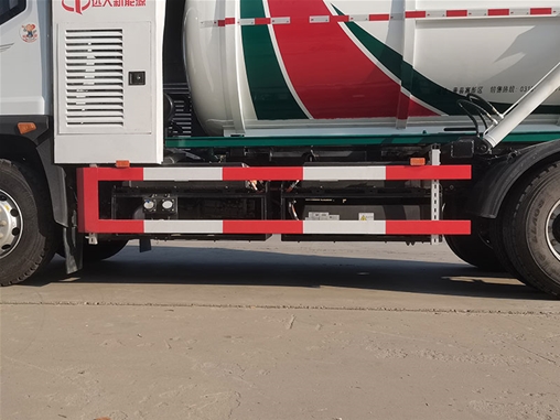 新能源吸污车